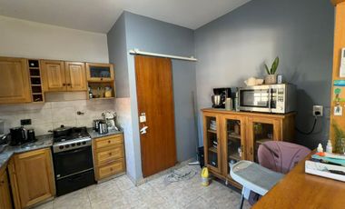 CASA 4 AMBIENTES CON TERRAZA Y GARAGE/LOCAL