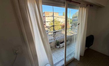 CASA 4 AMBIENTES CON TERRAZA Y GARAGE/LOCAL