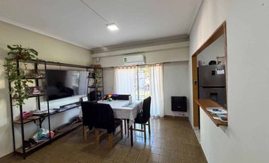 CASA 4 AMBIENTES CON TERRAZA Y GARAGE/LOCAL