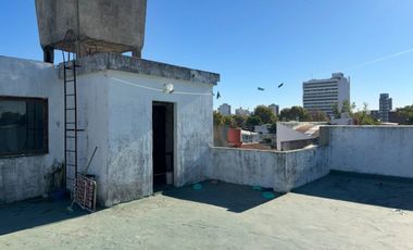 CASA 4 AMBIENTES CON TERRAZA Y GARAGE/LOCAL