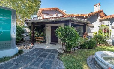 ALQUILER CASA 6 AMBIENTES APTA COMERCIAL MARTINEZ