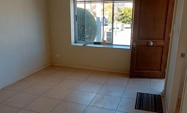 ARRIENDO CASA CONDOM 3 DORM 2 BAÑOS