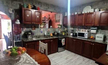 CASA 4 AMBIENTES VENTA EN LOMAS DE ZAMORA