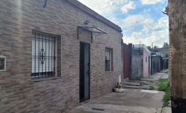 CASA 4 AMBIENTES VENTA EN LOMAS DE ZAMORA