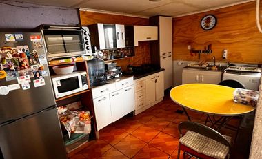 2 CASAS EN 1 TERRENO EN CENTRO ALTO! IDEAL INVERSIÓN O RENTA