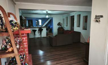 AMPLIA CASA EN CENTRO NORTE 4 DORMITORIOS Y PATIO FAMILIAR