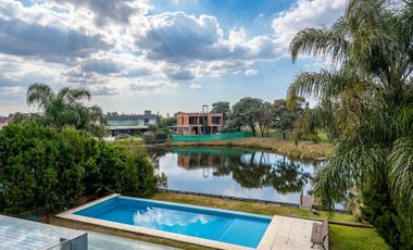 VENTA CASA 7 AMB LAGOS DEL NORTE A LA LAGUNA