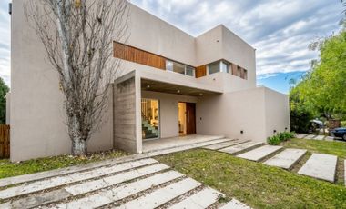 VENTA CASA 7 AMB LAGOS DEL NORTE A LA LAGUNA