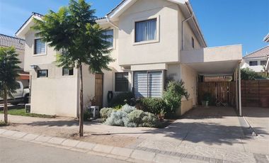 Casa en Arriendo en los ceibos 1100