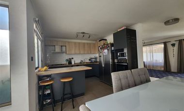 Casa en Arriendo en los ceibos 1100