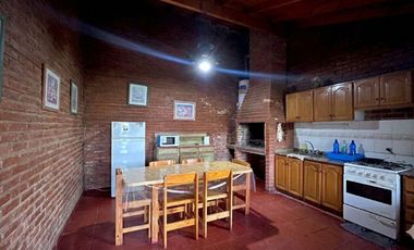 VENTA CASA CON GRAN PARQUE SANTA CLARA DEL MAR