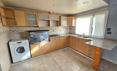CASA EN ALQUILER CON PILETA - PLOTTIER