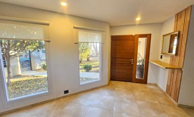 CASA EN ALQUILER CON PILETA - PLOTTIER