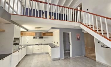CASA EN ALQUILER CON PILETA - PLOTTIER