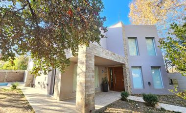 CASA EN ALQUILER CON PILETA - PLOTTIER