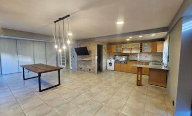CASA EN ALQUILER CON PILETA - PLOTTIER
