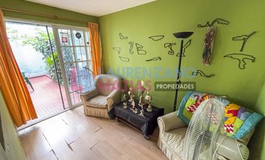 HERMOSA CASA DE 4 AMBIENTES SOBRE LOTE 9.57 X 26.86 - BARRIO DE AGRONOMIA