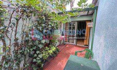 HERMOSA CASA DE 4 AMBIENTES SOBRE LOTE 9.57 X 26.86 - BARRIO DE AGRONOMIA