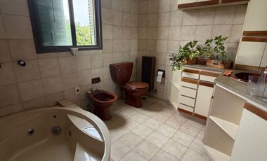 Casa en La Lucila con Pileta