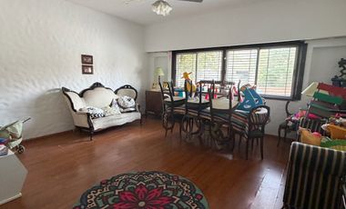 Casa en La Lucila con Pileta