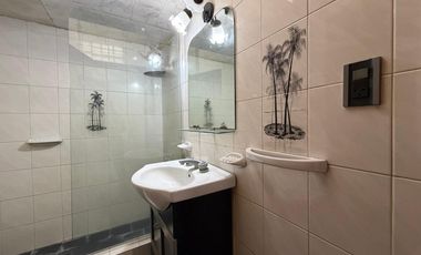 VENTA CASA 4 AMB. C/ GARAJE, QUINCHO, PARRILLA Y JARDÍN BARRIO BOSQUE ALEGRE