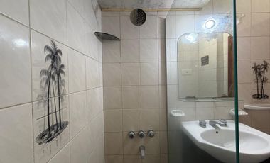VENTA CASA 4 AMB. C/ GARAJE, QUINCHO, PARRILLA Y JARDÍN BARRIO BOSQUE ALEGRE