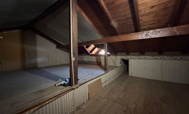 VENTA CASA 4 AMB. C/ GARAJE, QUINCHO, PARRILLA Y JARDÍN BARRIO BOSQUE ALEGRE