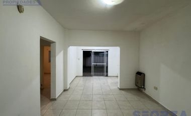 Casa en alquiler en bella vista