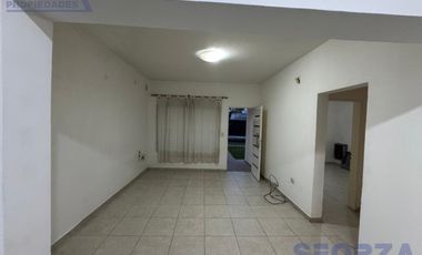 Casa en alquiler en bella vista