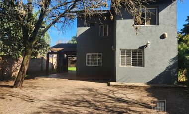 Alquiler -  Casa de 3 dormitorios Villa allende - Iquique 550, Lomas Este