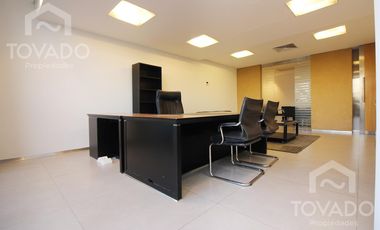 En alquiler! Oficina con seguridad 24hs y cochera en Retiro!