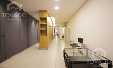En alquiler! Oficina con seguridad 24hs y cochera en Retiro!