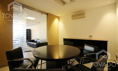 En alquiler! Oficina con seguridad 24hs y cochera en Retiro!