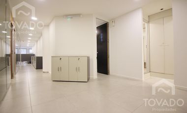 En alquiler! Oficina con seguridad 24hs y cochera en Retiro!