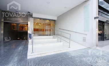 En alquiler! Oficina con seguridad 24hs y cochera en Retiro!