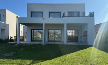 IMPECABLE Casa en  BARRIO SAN PABLO!!!