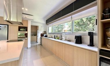 Casa en Venta – Adrogué Chico | 5 Ambientes con Piscina