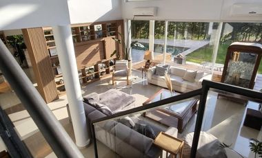 Casa en Venta – Adrogué Chico | 5 Ambientes con Piscina