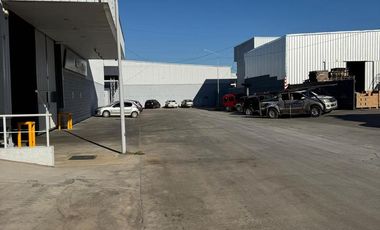 Nave Industrial en Berazategui en alquiler