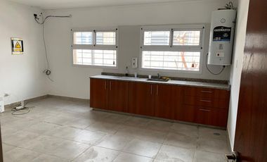 Nave Industrial en Berazategui en alquiler