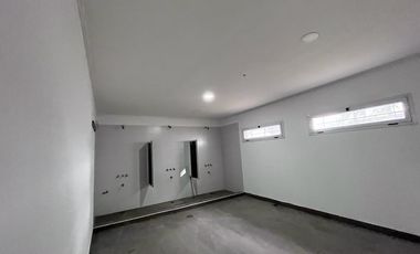Nave Industrial en Berazategui en alquiler
