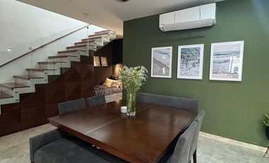 Renta casa amuebla, Privada El Origen, paneles solares. Carr Merida Progreso