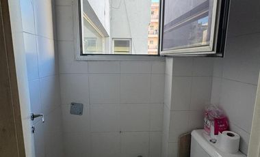Excelente oficina con vista sobre la Av. Corrientes al 3100
