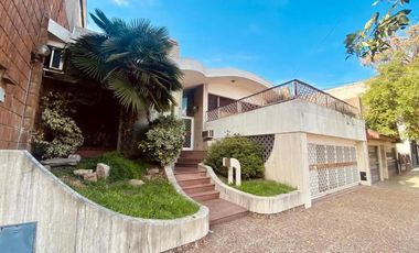 Casa venta casa 5 ambientes con piscina