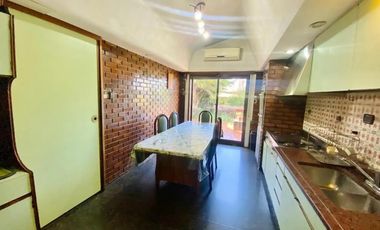 Casa venta casa 5 ambientes con piscina