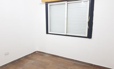 Casa en  Ramos Mejia! 3 ambientes con cochera y terraza propia!!!!