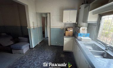 Venta Locales con Departamentos Ideal Inversores -  Paso Del Rey Centro