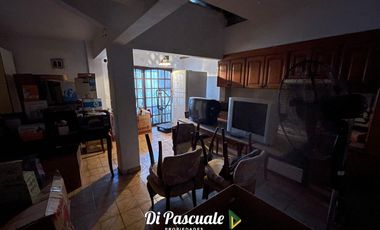 Venta Locales con Departamentos Ideal Inversores -  Paso Del Rey Centro