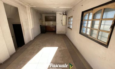 Venta Locales con Departamentos Ideal Inversores -  Paso Del Rey Centro