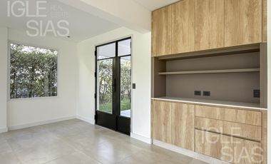 Casa en venta y alquiler al lago en Las Glorietas, Nordelta